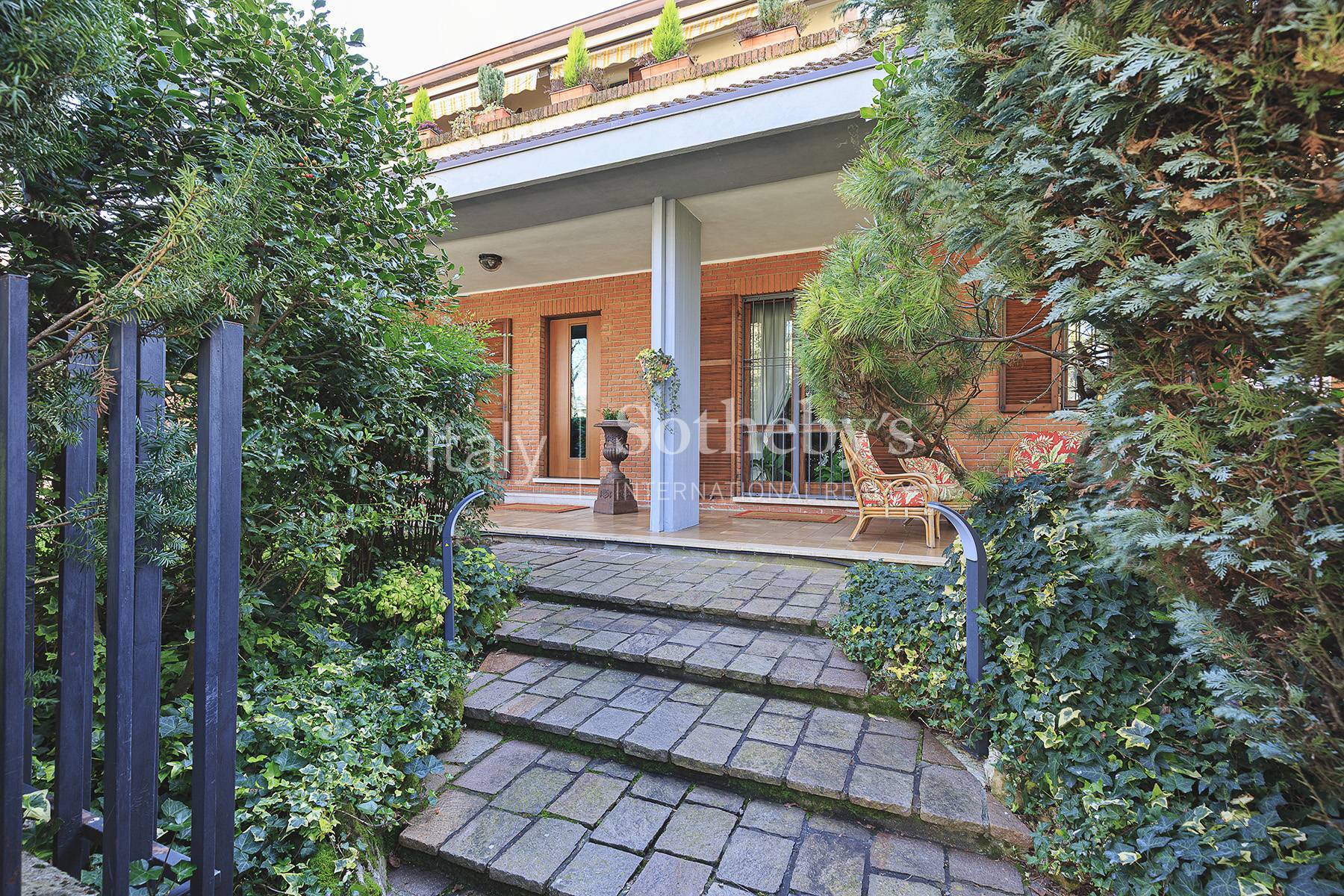  Elegant Residence in an Exclusive Setting - 物件實景