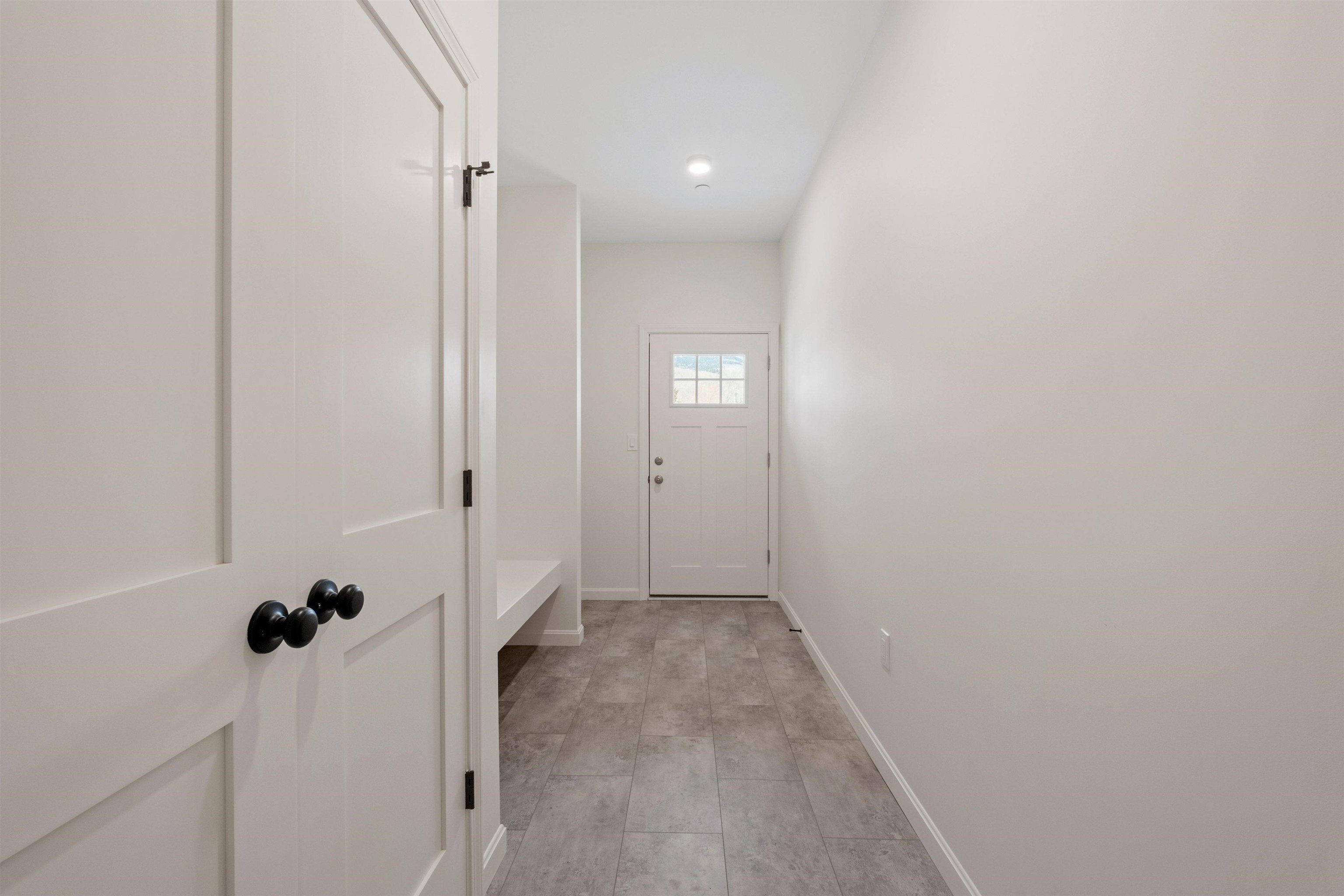 Lincoln, New Hampshire, 03251, United States, 3 Bedrooms Bedrooms, ,2 BathroomsBathrooms,Residential,For Sale,1937104