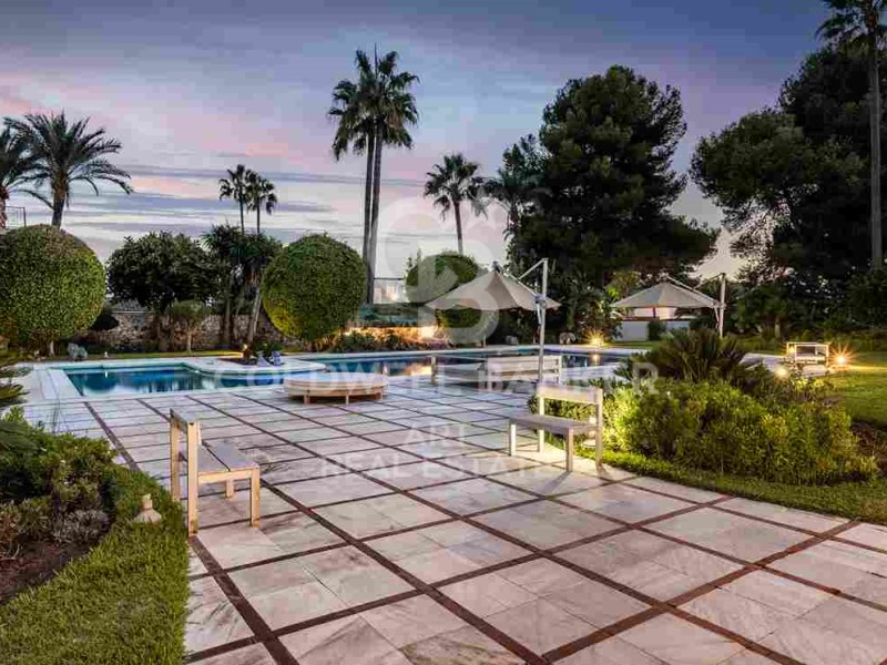 Estepona, Andalusia, ES, 8 Bedrooms Bedrooms, ,8 BathroomsBathrooms,Residential,For Sale,1806113