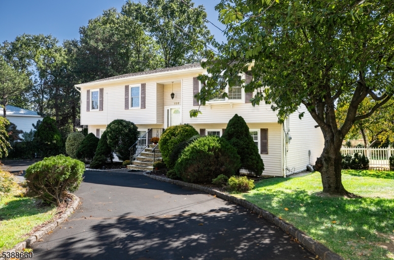 Parsippany, New Jersey, 07054-2126, United States, 4 Bedrooms Bedrooms, ,3 BathroomsBathrooms,Residential,For Sale,1976292