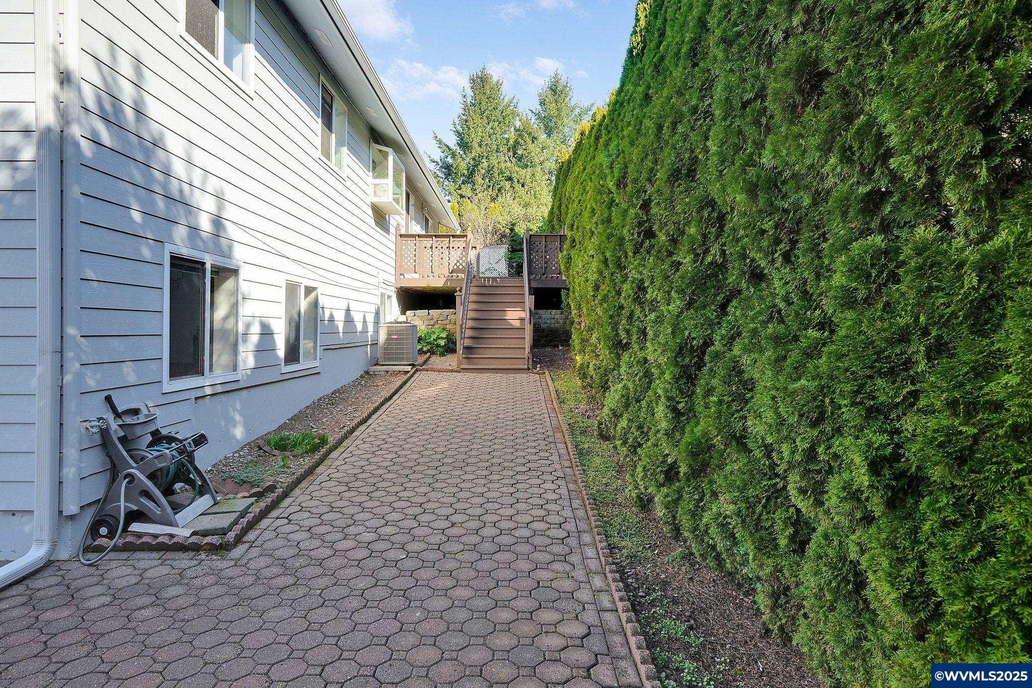 Salem, Oregon, 97302, United States, 5 Bedrooms Bedrooms, ,4 BathroomsBathrooms,Residential,For Sale,1728980