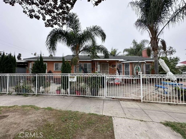 South Gate, California, 90280, United States, 4 Bedrooms Bedrooms, ,Residential,For Sale,1986153