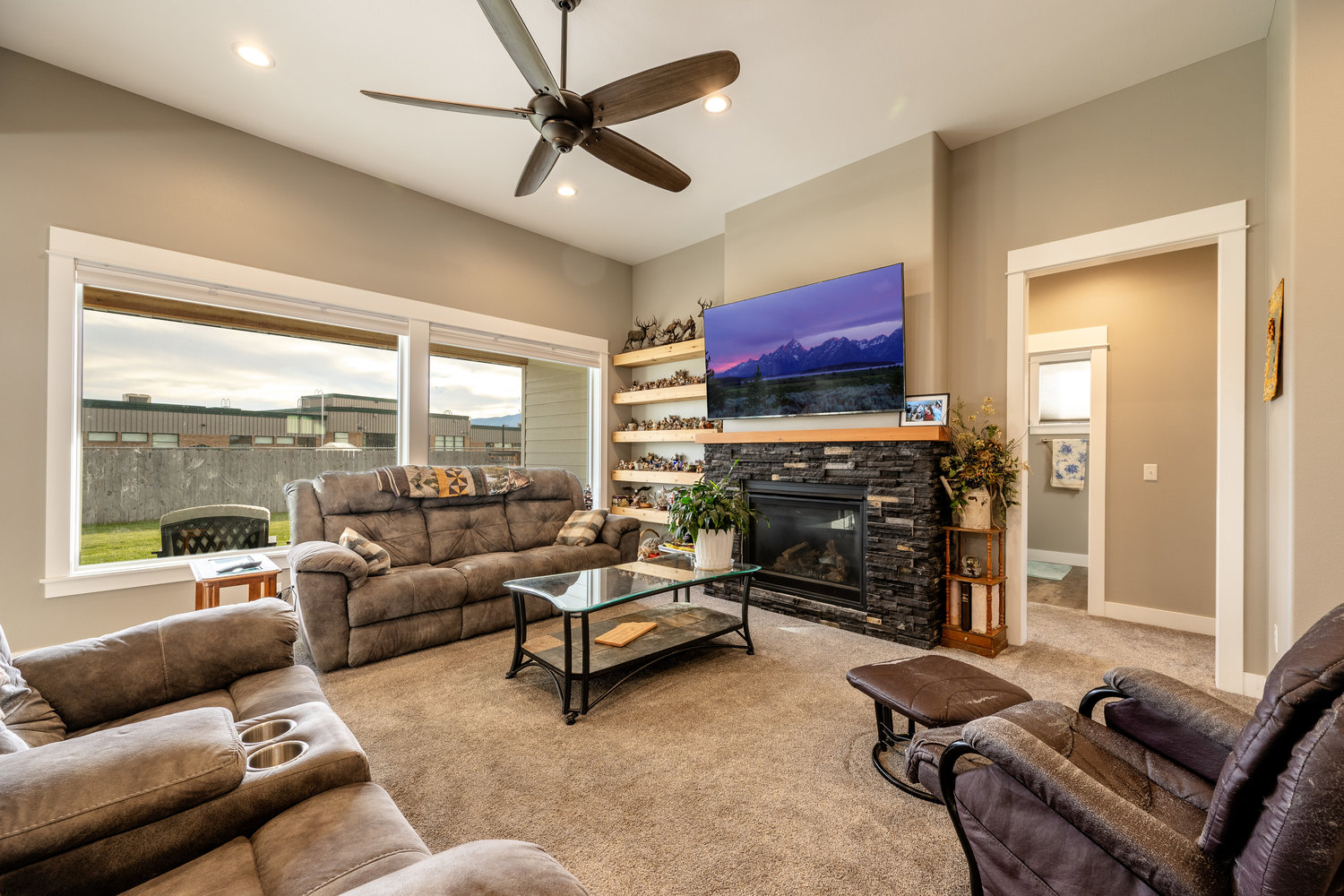 Ranchester, Wyoming, 82839, United States, 3 Bedrooms Bedrooms, ,2 BathroomsBathrooms,Residential,For Sale,2000081