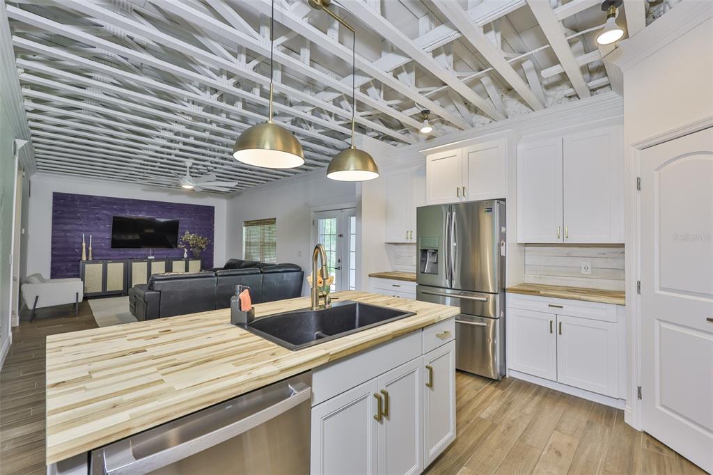 Seffner, Florida, 33584, United States, 3 Bedrooms Bedrooms, ,3 BathroomsBathrooms,Residential,For Sale,1978869