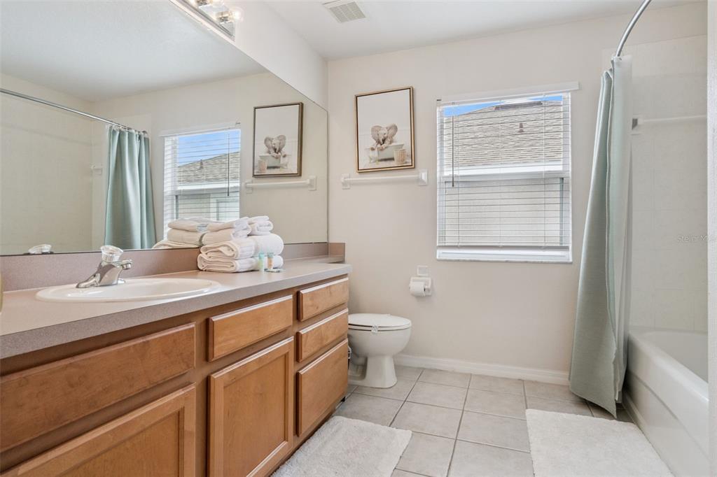 Davenport, Florida, 33897, United States, 5 Bedrooms Bedrooms, ,3 BathroomsBathrooms,Residential,For Sale,1966625