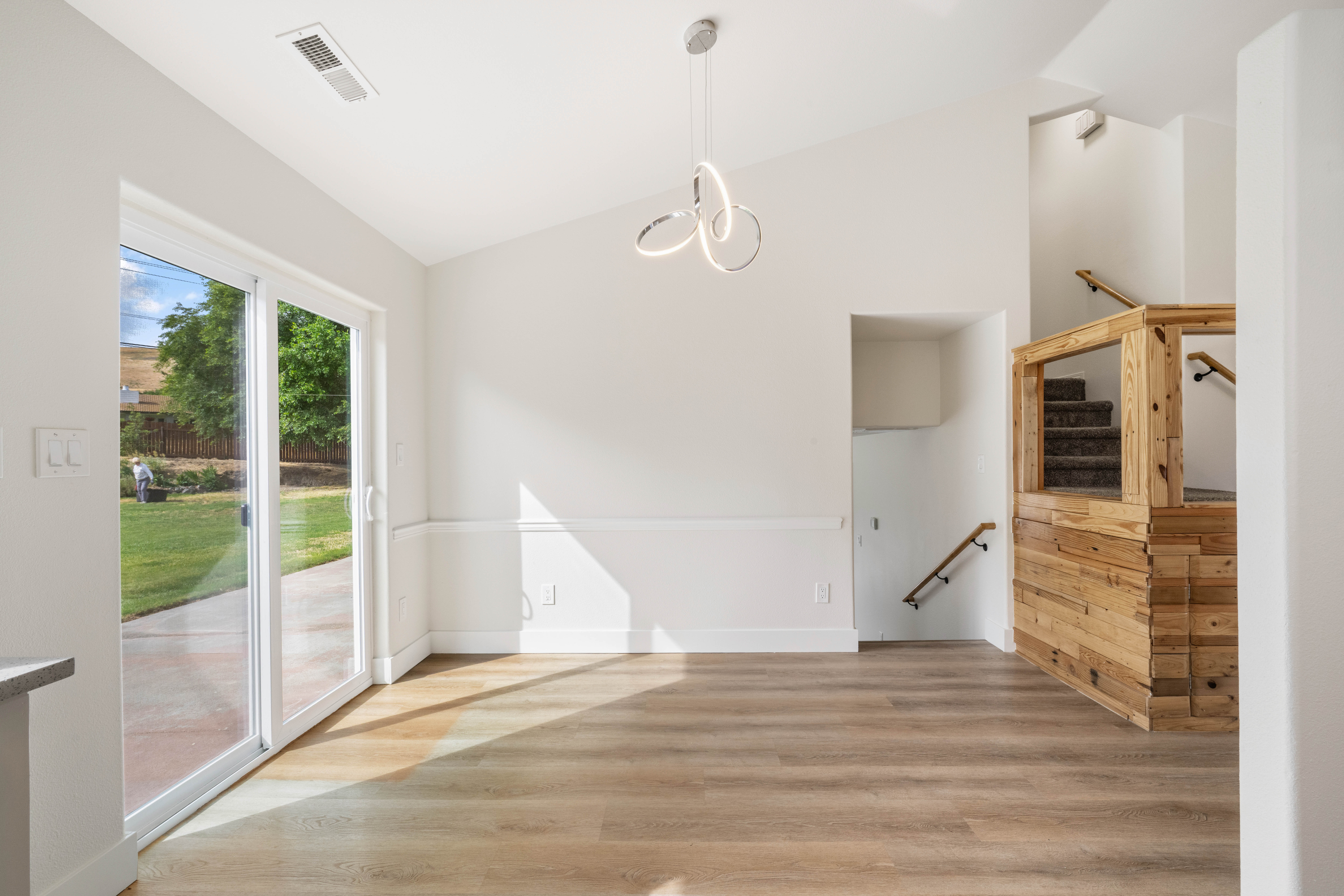  Cul de sac Living, All New & Fresh Inside, Turn Key - 物件實景
