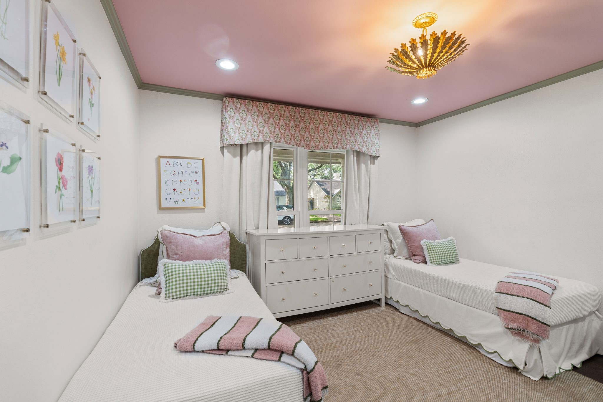  8014 Meadowvale Drive - 物件實景