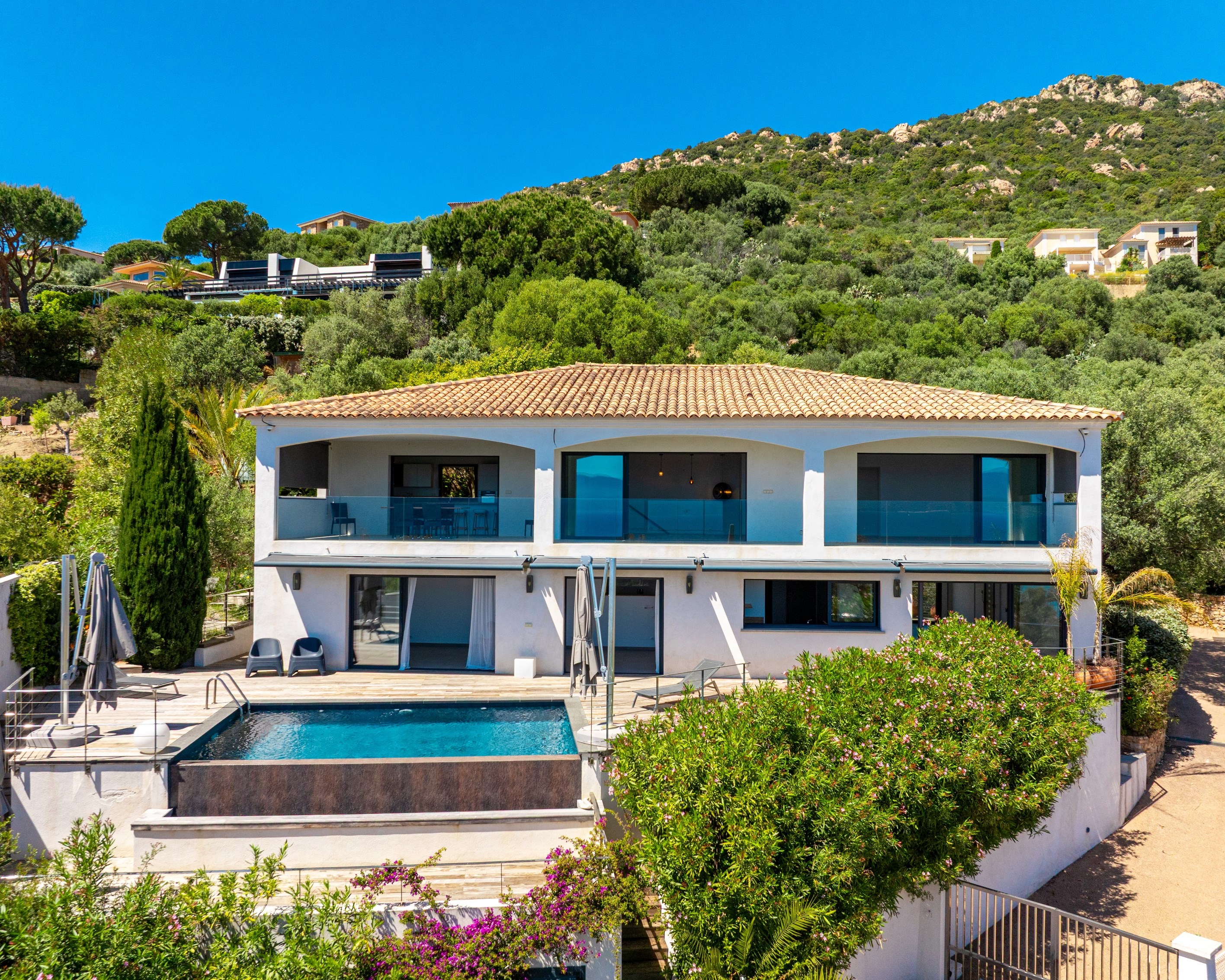  Luxury villa with pool and sea view, Sanguinary road Ajaccio - Corsica - 物件實景