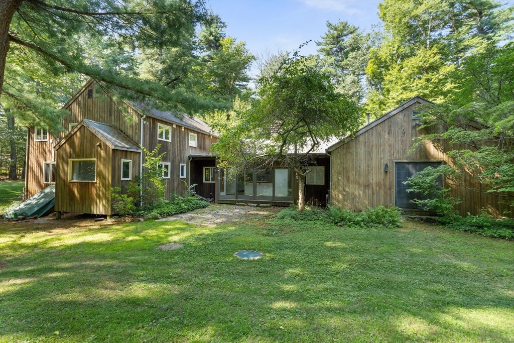 Sudbury, Massachusetts, 01776, United States, 4 Bedrooms Bedrooms, ,3 BathroomsBathrooms,Residential,For Sale,1940388