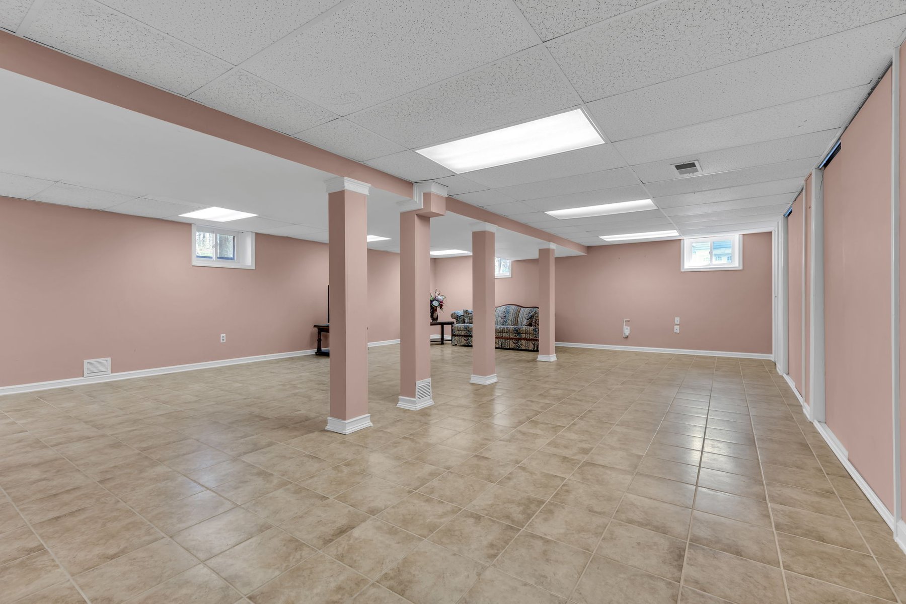  Spacious Middletown Colonial with Updates - 物件實景