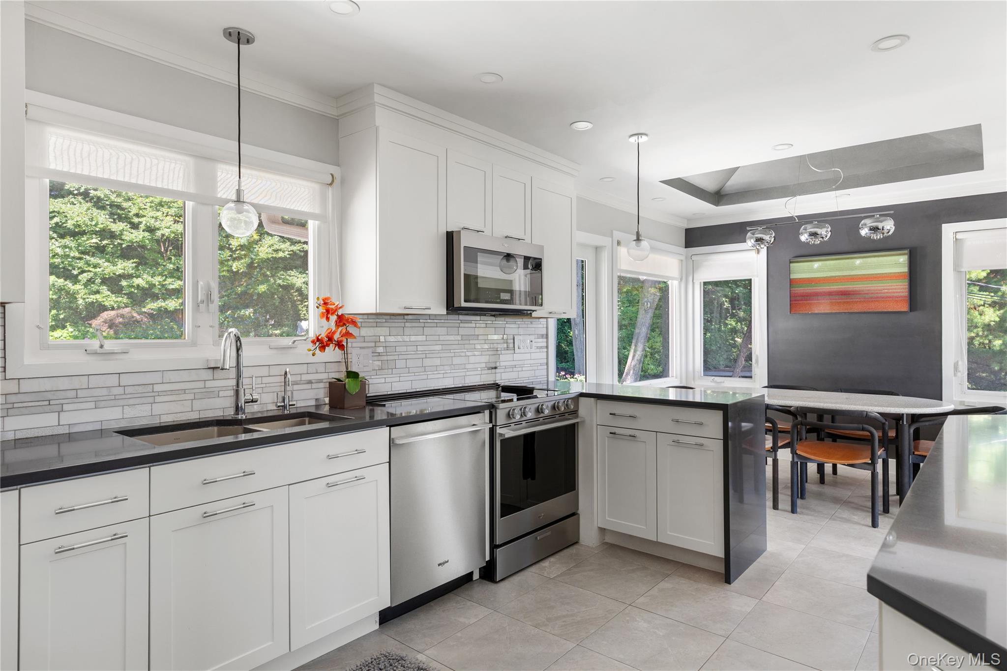  353 E Shore Road, Great Neck, NY, 11023 - 物件實景