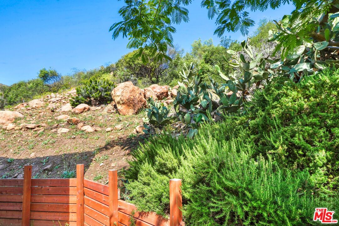 Malibu, California, 90265, United States, 3 Bedrooms Bedrooms, ,3 BathroomsBathrooms,Residential,For Sale,1859463