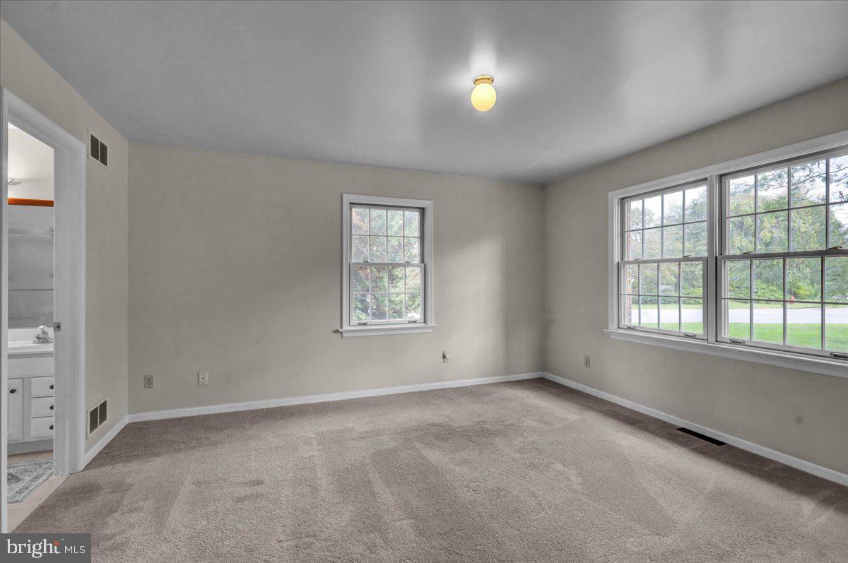 Lebanon, Pennsylvania, 17042, United States, 5 Bedrooms Bedrooms, ,4 BathroomsBathrooms,Residential,For Sale,1965418