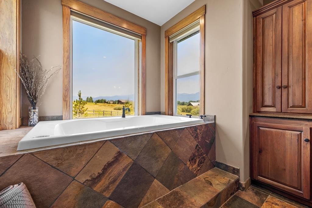McCall, Idaho, 83638, United States, 4 Bedrooms Bedrooms, ,2 BathroomsBathrooms,Residential,For Sale,1828717