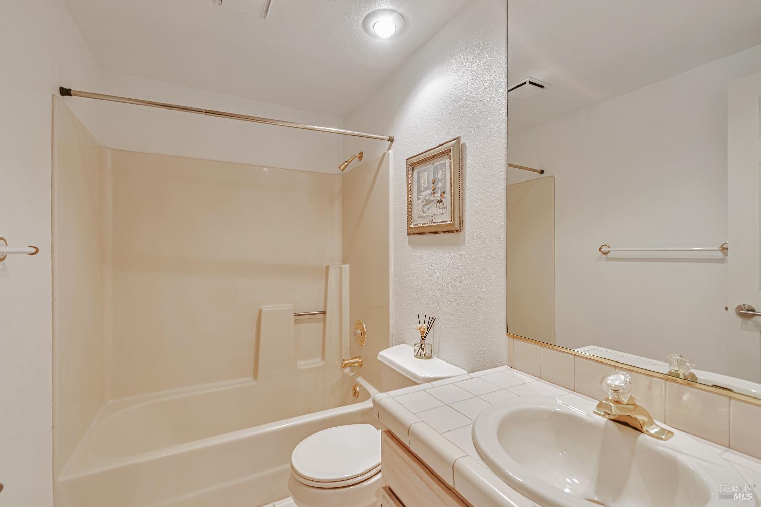 Santa Rosa, California, 95403, United States, 3 Bedrooms Bedrooms, ,3 BathroomsBathrooms,Residential,For Sale,1958612