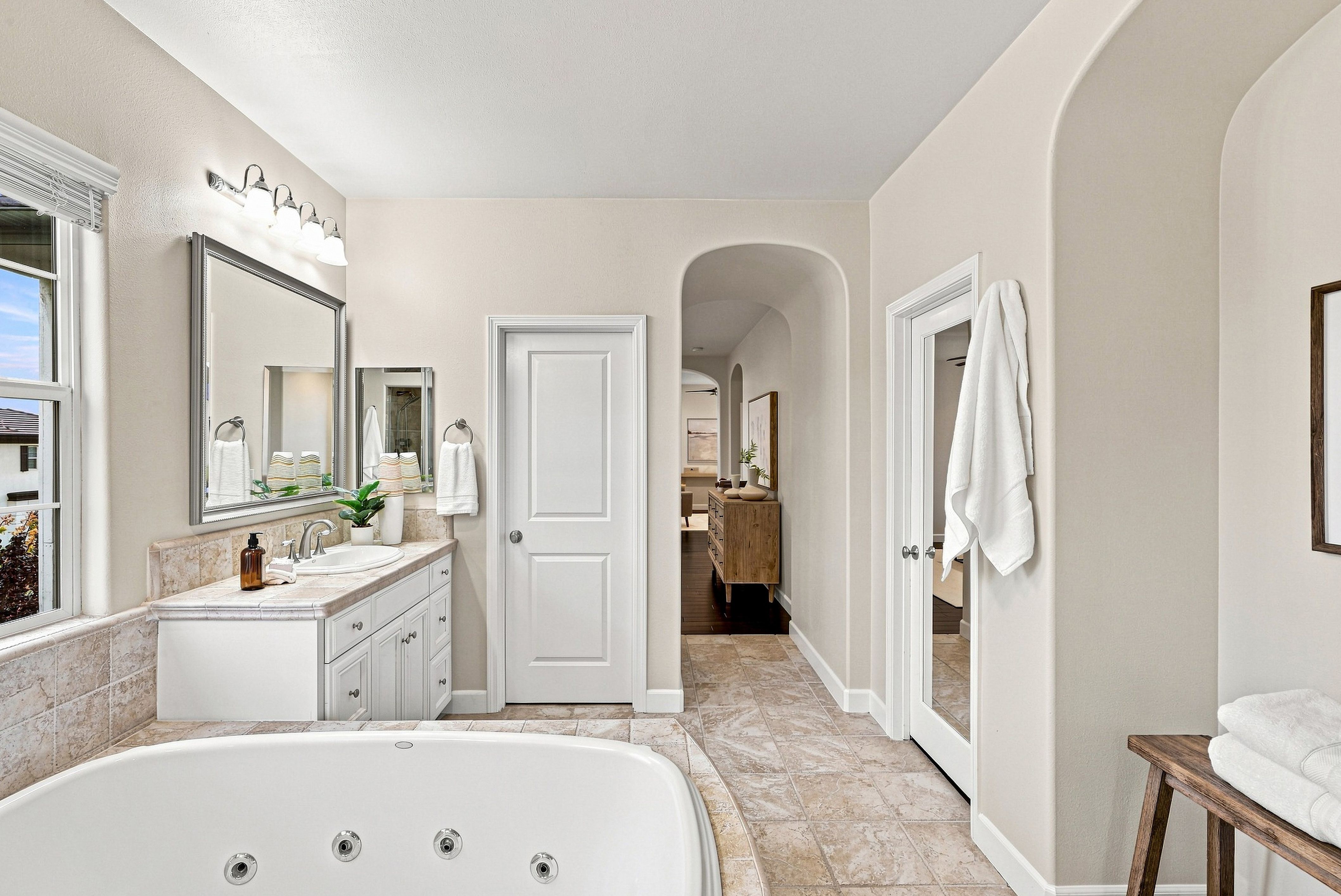  Exceptional Craftsmanship Meets Modern Luxury in Wendt Ranch - 物件實景