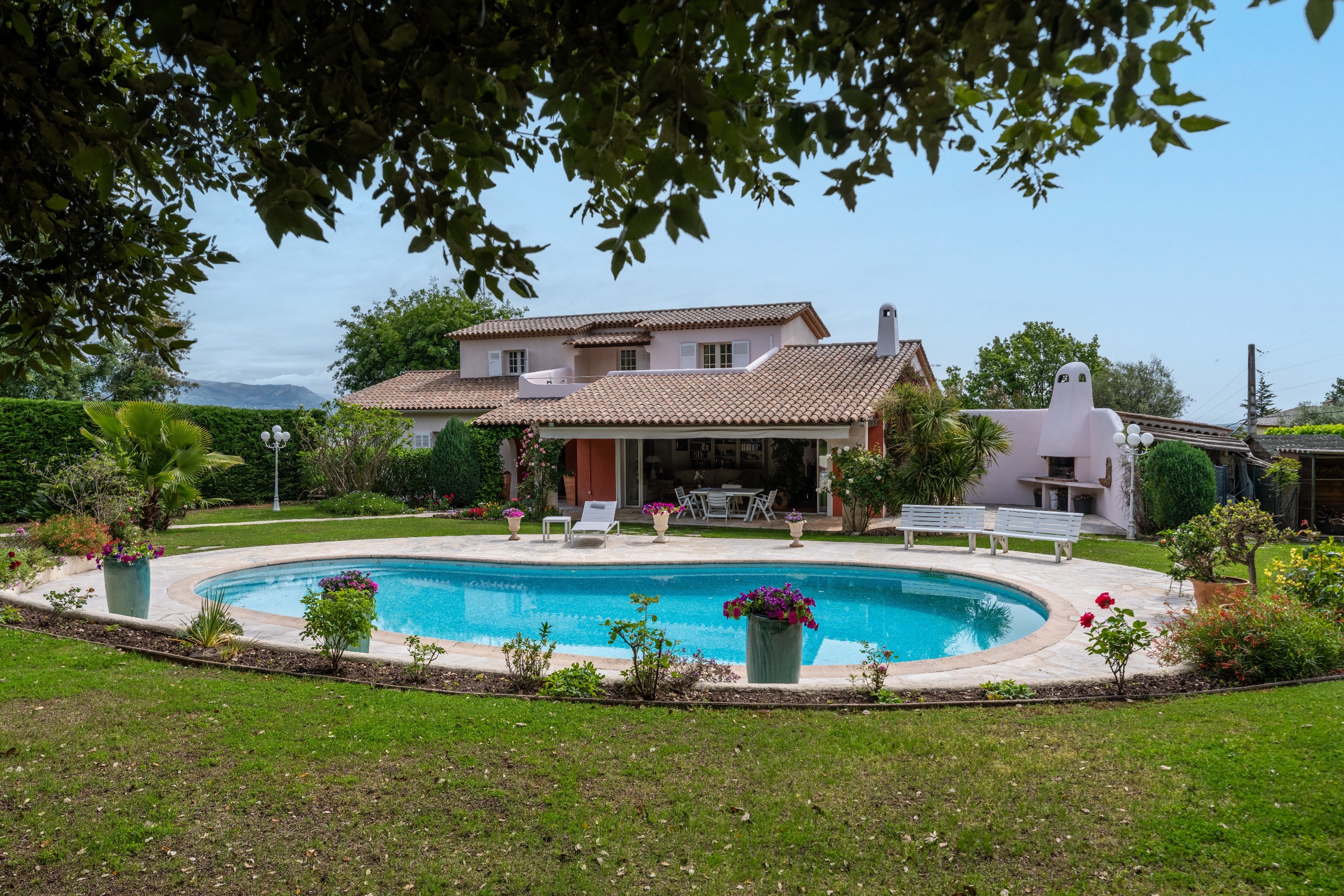  Côte d’Azur – 301 m² family villa with sea view in a secure estate close to ame… - 物件實景
