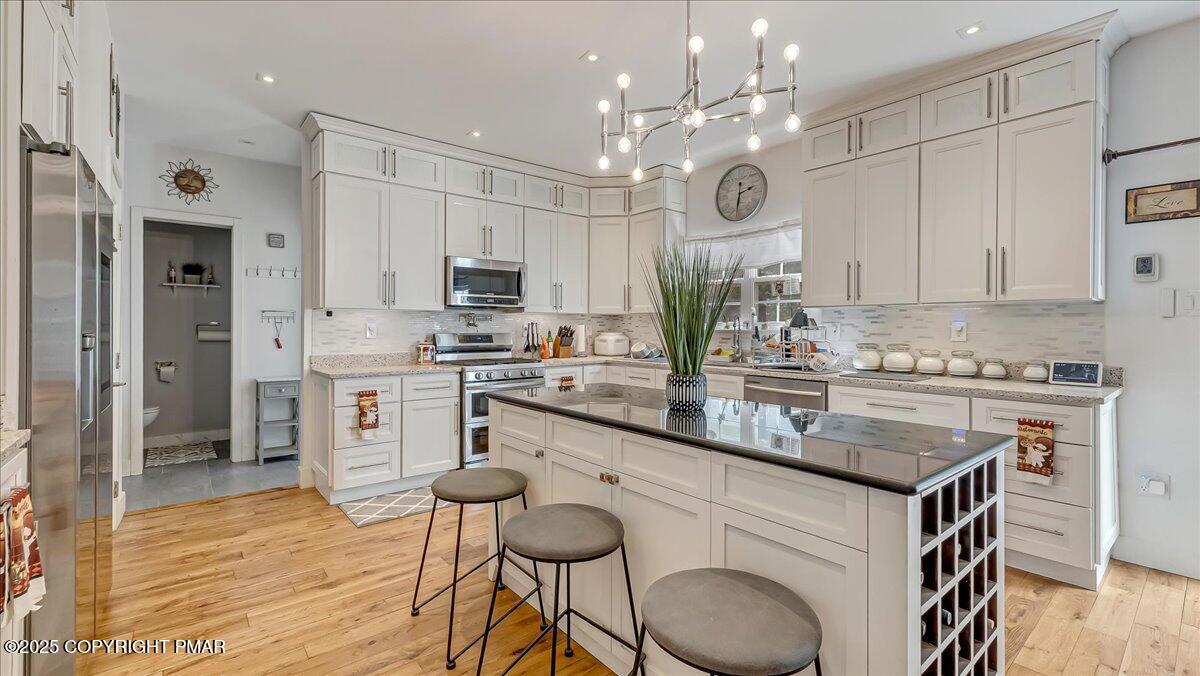 East Stroudsburg, Pennsylvania, 18302, United States, 5 Bedrooms Bedrooms, ,4 BathroomsBathrooms,Residential,For Sale,1980579