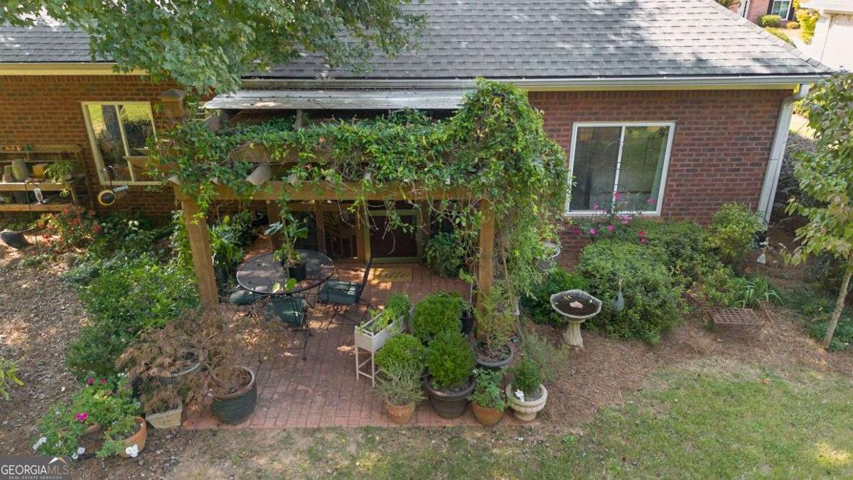 Watkinsville, Georgia, 30677, United States, 2 Bedrooms Bedrooms, ,2 BathroomsBathrooms,Residential,For Sale,1957394