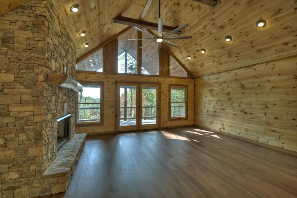 Mineral Bluff, Georgia, 30559, United States, 4 Bedrooms Bedrooms, ,3 BathroomsBathrooms,Residential,For Sale,1859066