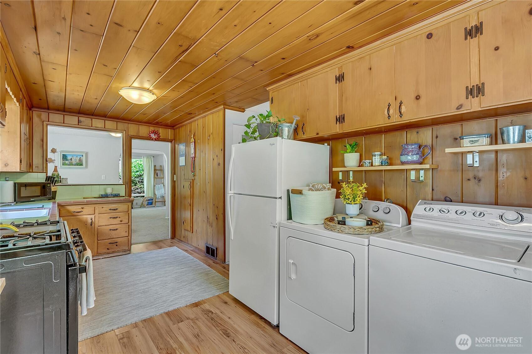 UNIVERSITY PLACE, Washington, 98466, United States, 2 Bedrooms Bedrooms, ,2 BathroomsBathrooms,Residential,For Sale,1969350