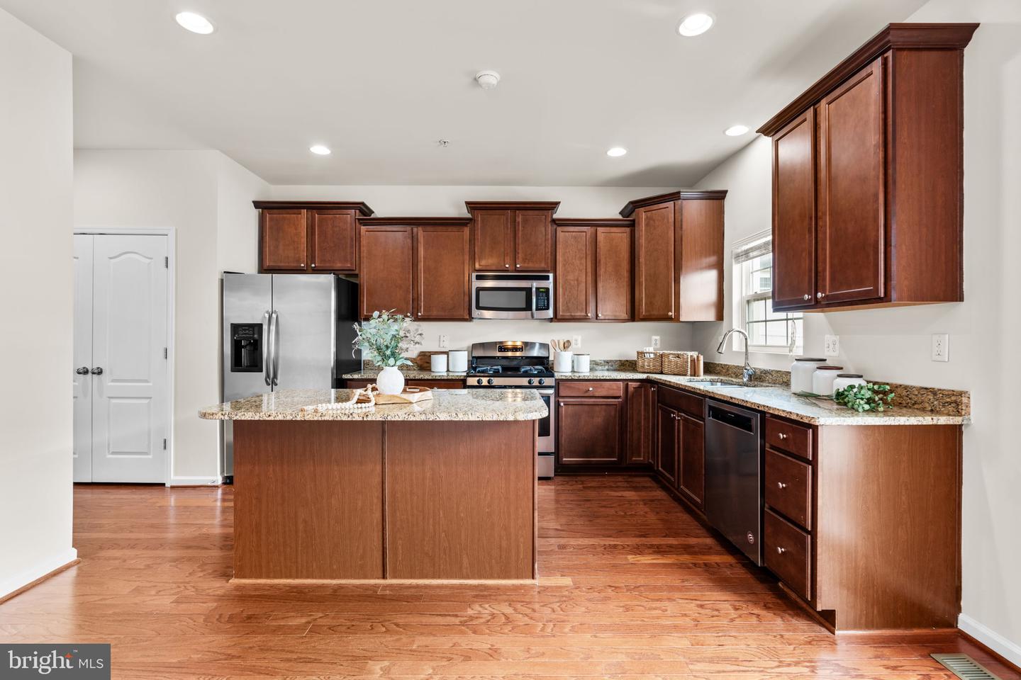 Elkridge, Maryland, 21075, United States, 4 Bedrooms Bedrooms, ,4 BathroomsBathrooms,Residential,For Sale,1940277