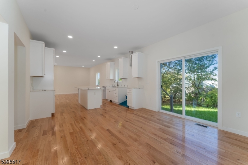 Washington Boro, New Jersey, 07882, United States, 4 Bedrooms Bedrooms, ,3 BathroomsBathrooms,Residential,For Sale,1988222