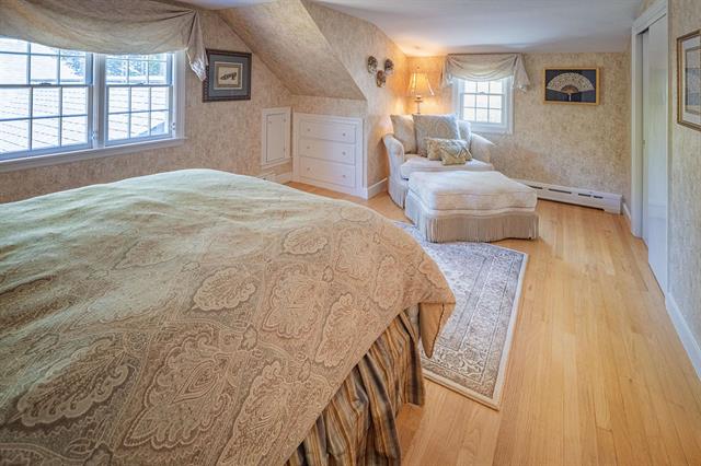 Dover, New Hampshire, 03820, United States, 3 Bedrooms Bedrooms, ,4 BathroomsBathrooms,Residential,For Sale,1926257