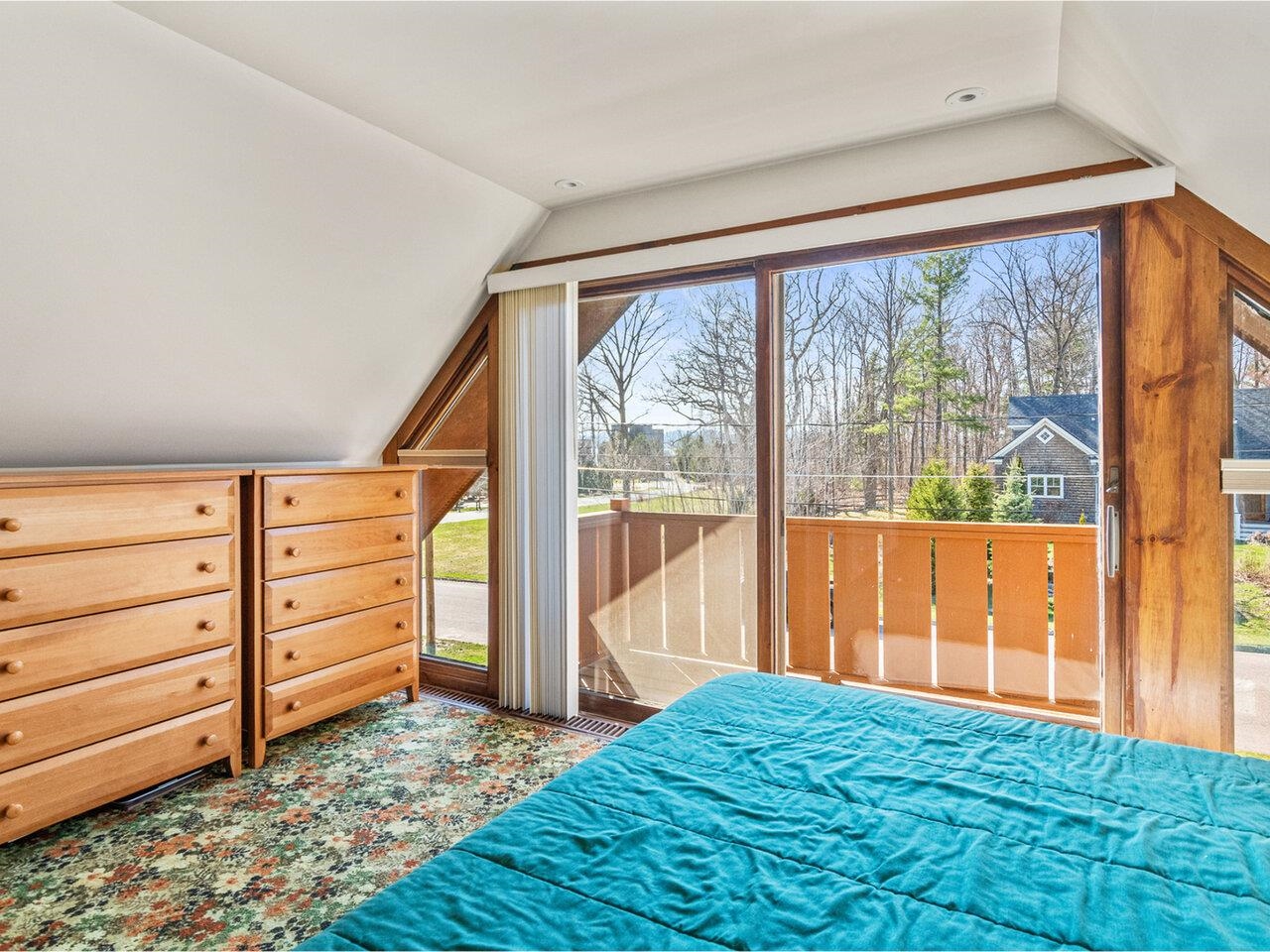 Burlington, Vermont, 05401, United States, 2 Bedrooms Bedrooms, ,3 BathroomsBathrooms,Residential,For Sale,1883018