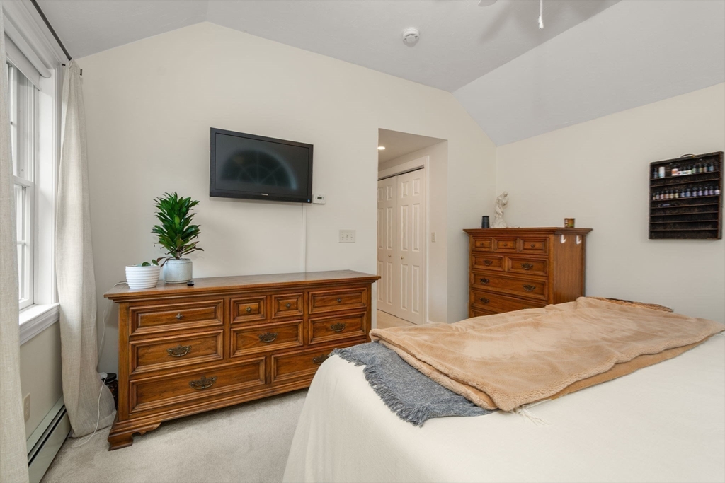 Holden, Massachusetts, 01520, United States, 4 Bedrooms Bedrooms, ,3 BathroomsBathrooms,Residential,For Sale,2003512