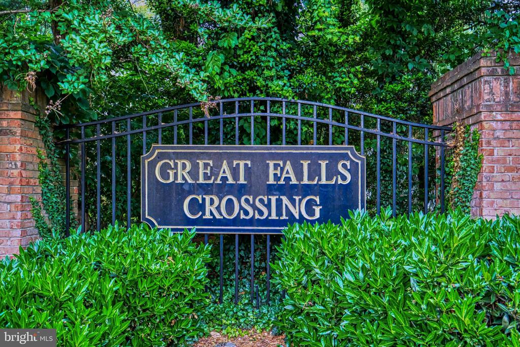 Reston, Virginia, 20194, United States, 4 Bedrooms Bedrooms, ,4 BathroomsBathrooms,Residential,For Sale,2047998