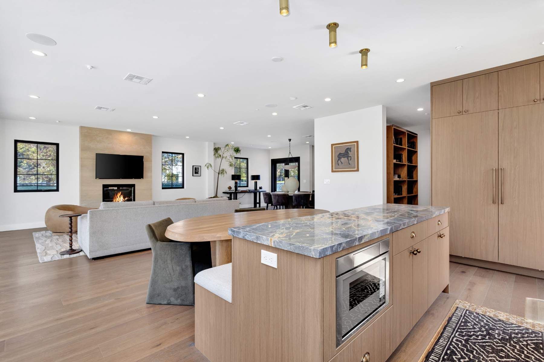  8671 Clifton Way - 物件實景