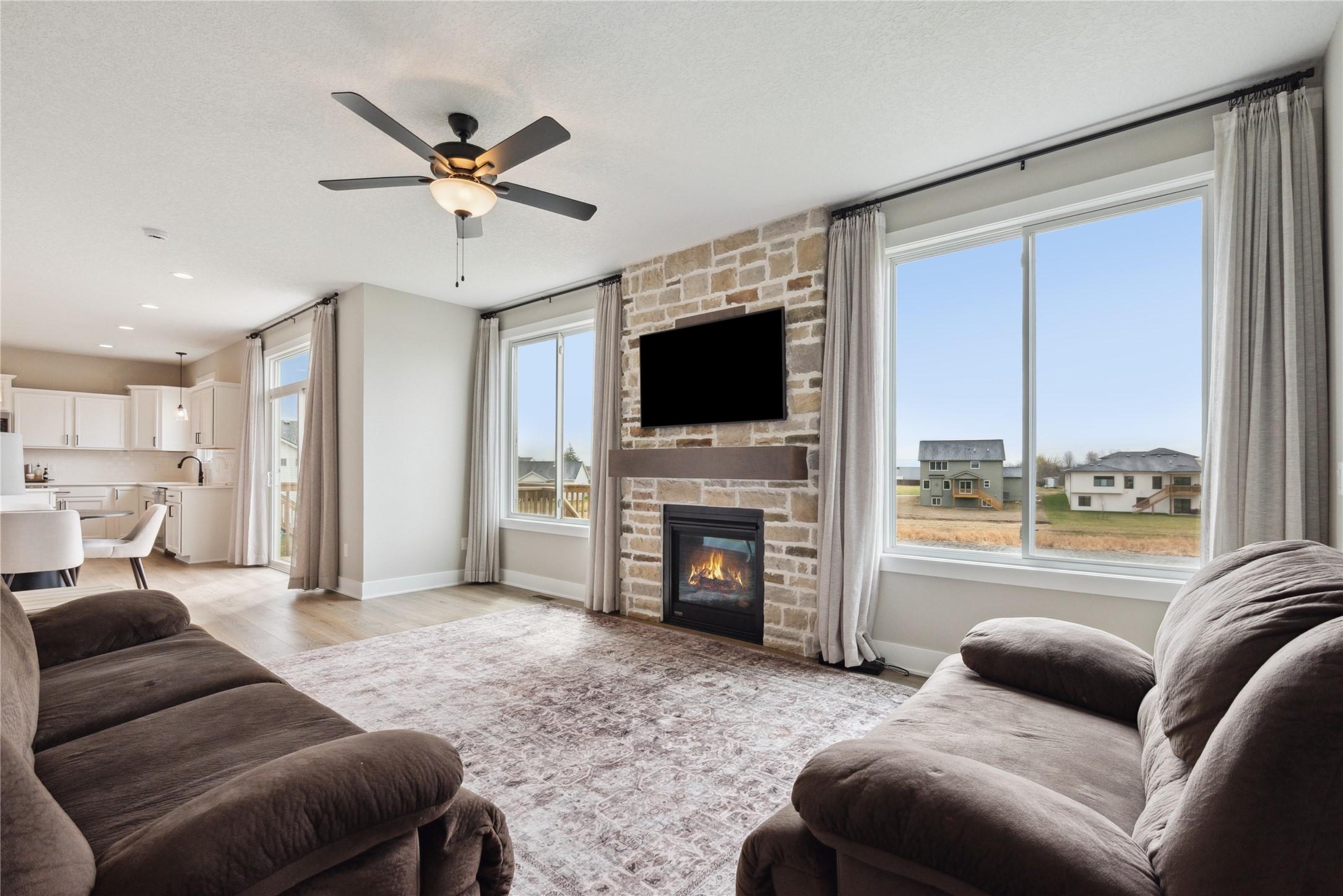 Waukee, Iowa, 50263, United States, 4 Bedrooms Bedrooms, ,3 BathroomsBathrooms,Residential,For Sale,1879799