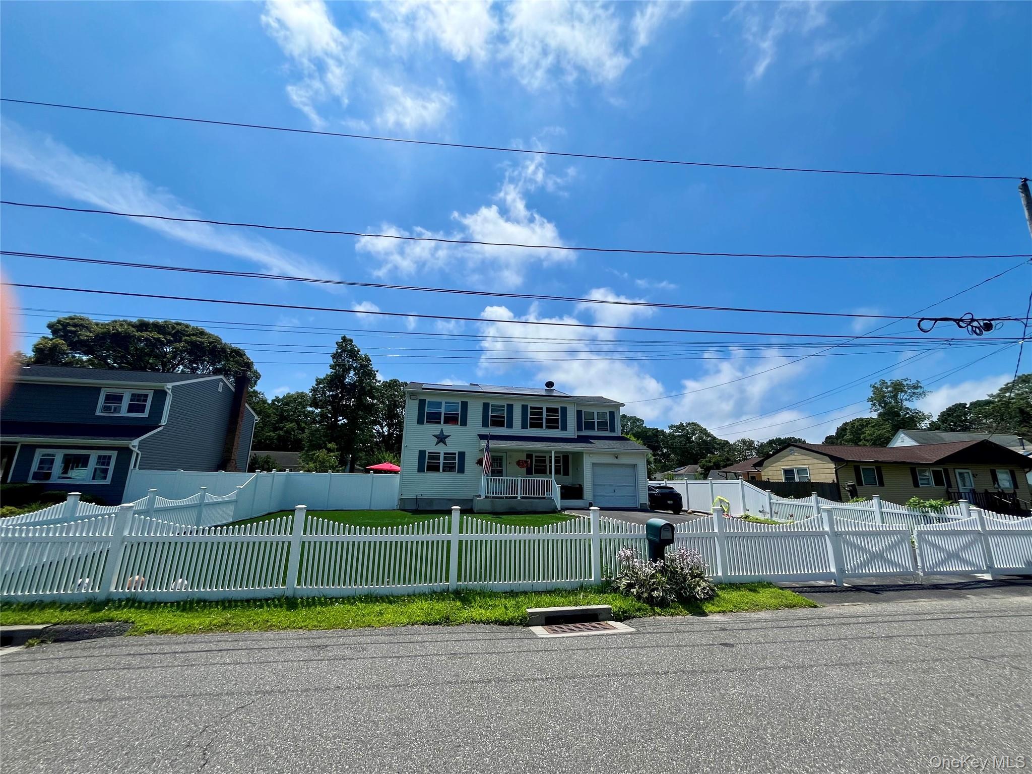 Shirley, New York, 11967, United States, 4 Bedrooms Bedrooms, ,4 BathroomsBathrooms,Residential,For Sale,1901619