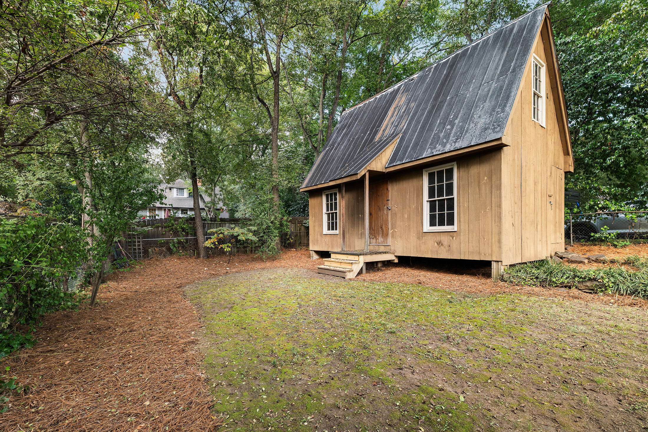  Charming Bungalow in the Heart of Sought-after Brookwood - 物件實景