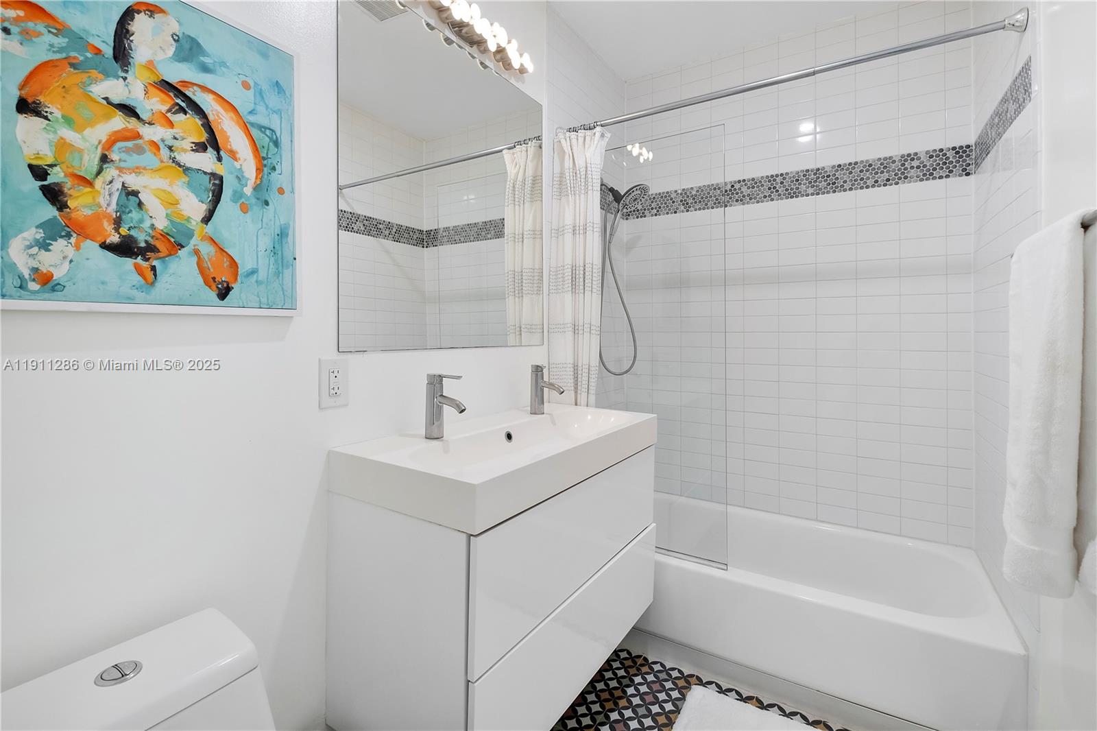 Surfside, Florida, 33154, United States, 3 Bedrooms Bedrooms, ,2 BathroomsBathrooms,Residential,For Sale,1991732