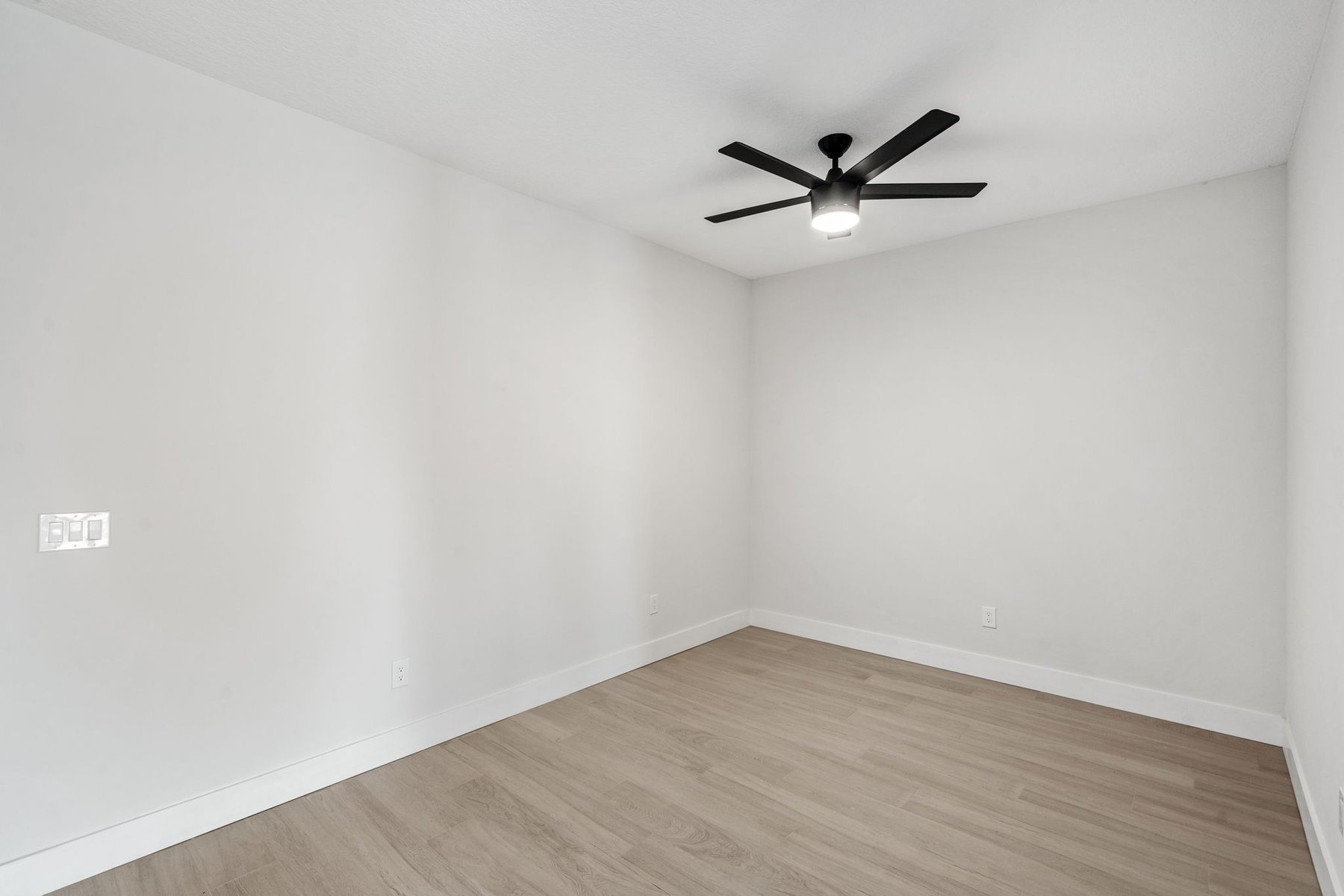  223 6th Avenue, Indialantic, FL, 32903 - 物件實景