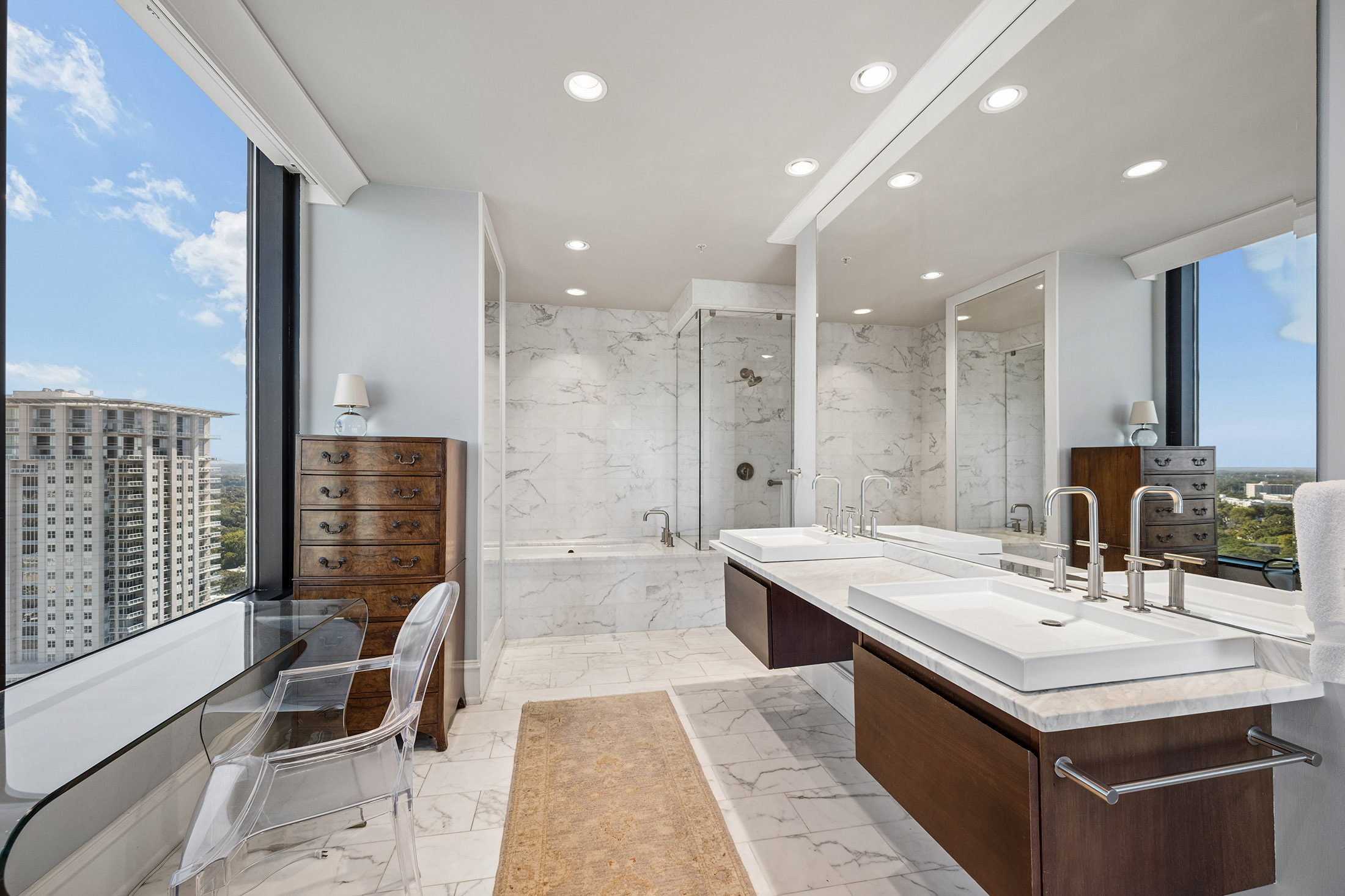  Exceptional Space, Skyline Views, and an Unbeatable Buckhead Location - 物件實景