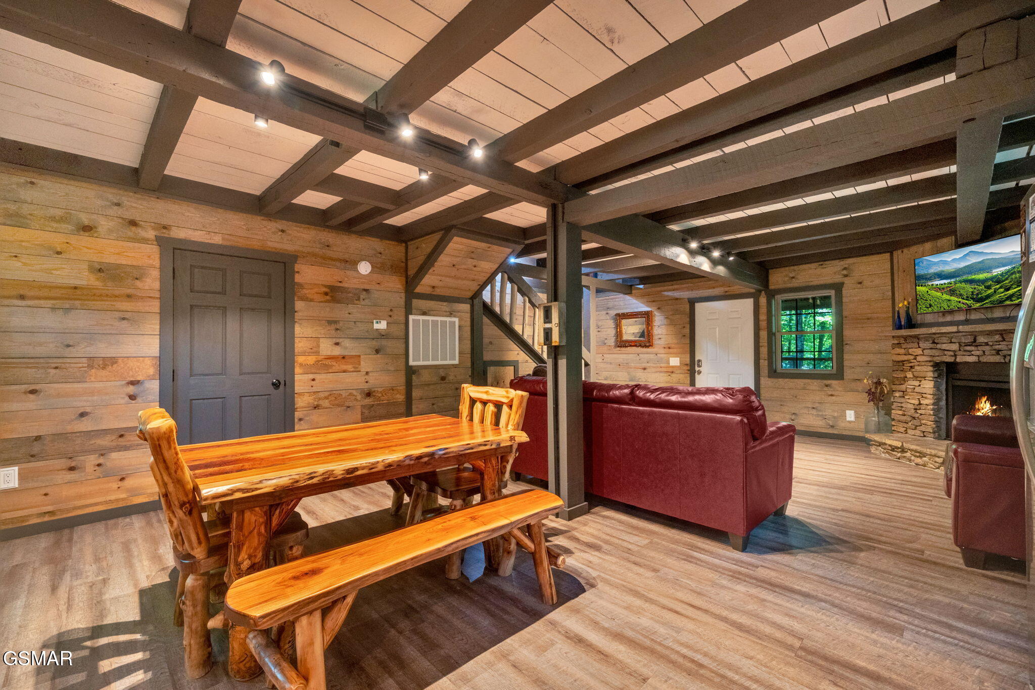 Gatlinburg, Tennessee, 37738, United States, 4 Bedrooms Bedrooms, ,5 BathroomsBathrooms,Residential,For Sale,1921348
