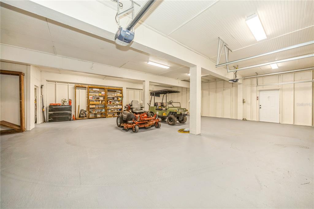 Dover, Florida, 33527, United States, 5 Bedrooms Bedrooms, ,3 BathroomsBathrooms,Residential,For Sale,1948421