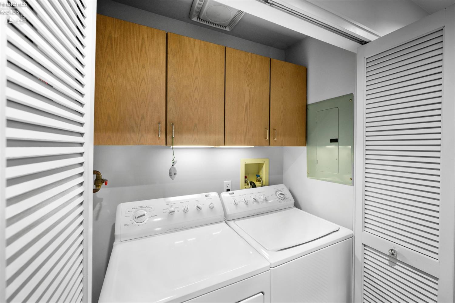 Port Clinton, Ohio, 43452, United States, 2 Bedrooms Bedrooms, ,3 BathroomsBathrooms,Residential,For Sale,1982032