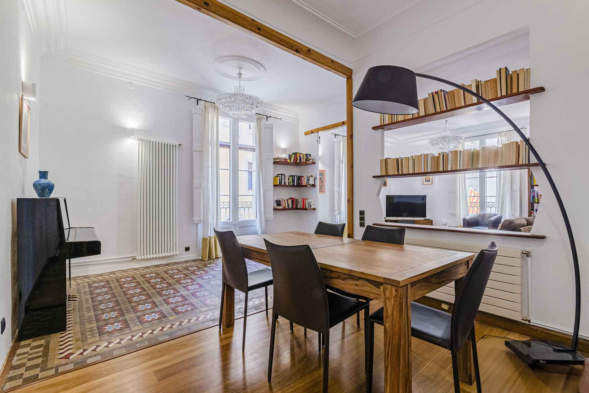  Large apartment with its own style in the oldest part of Barcelona - 物件實景