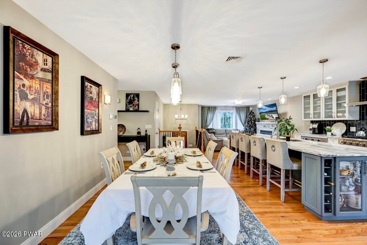 Milford, Pennsylvania, 18337, United States, 3 Bedrooms Bedrooms, ,3 BathroomsBathrooms,Residential,For Sale,2011309