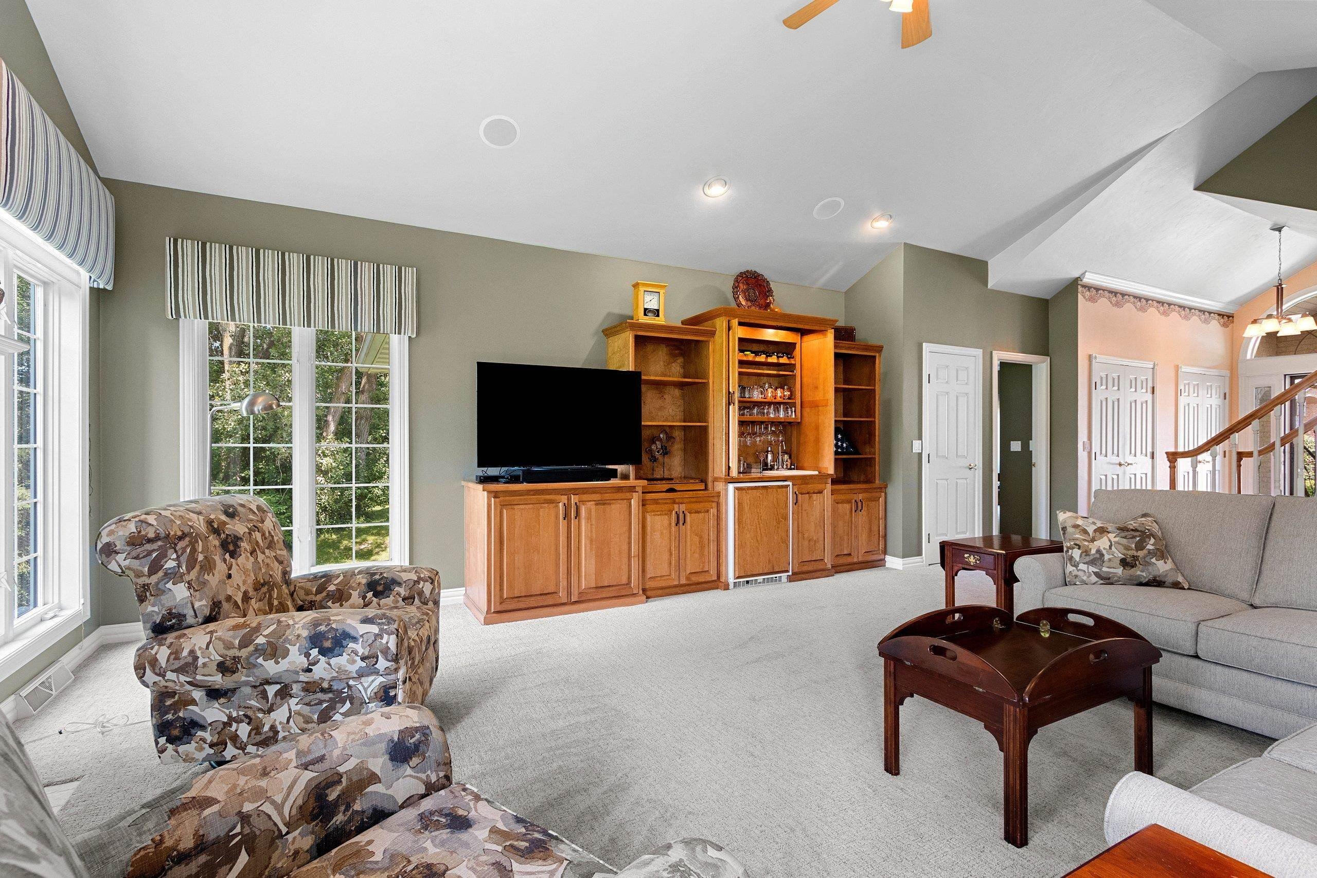 GREEN BAY, Wisconsin, 54302-5254, United States, 5 Bedrooms Bedrooms, ,4 BathroomsBathrooms,Residential,For Sale,1975812