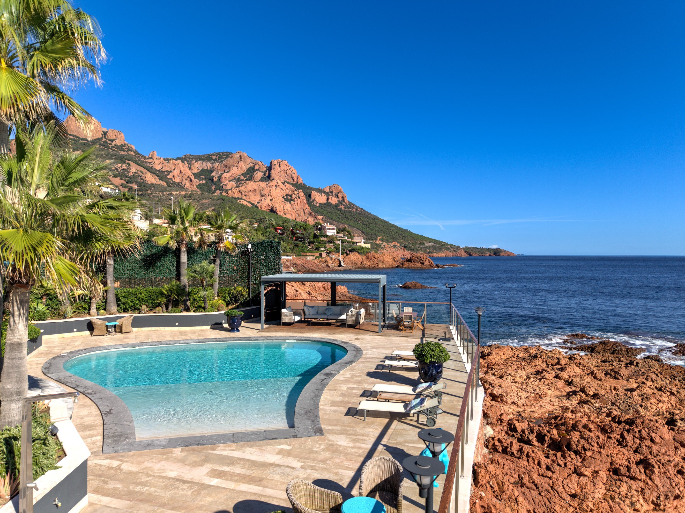  Seafront villa in Anthéor Corniche d’Or, French Riviera, Between Cannes and Sai… - 物件實景