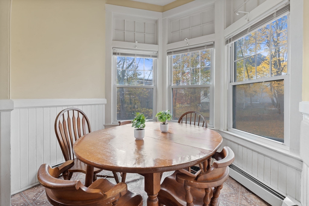 Worcester, Massachusetts, 01610, United States, 17 Bedrooms Bedrooms, ,4 BathroomsBathrooms,Residential,For Sale,1994286