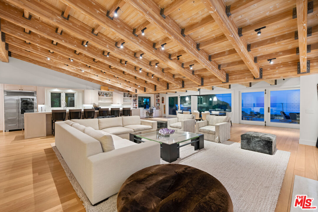 Malibu, California, 90265, United States, 4 Bedrooms Bedrooms, ,4 BathroomsBathrooms,Residential,For Sale,1970476