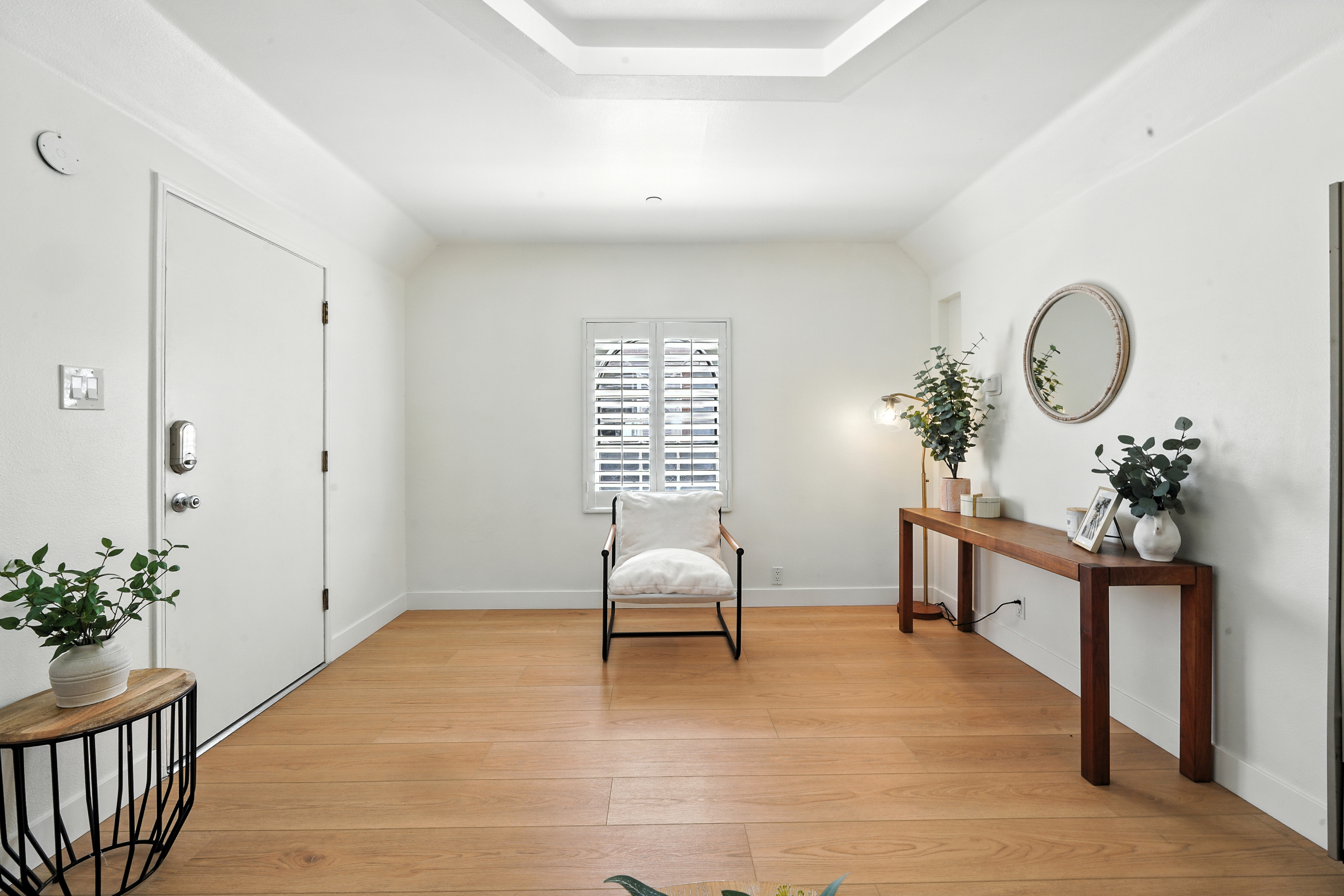 Los Angeles, California, 90042, United States, 3 Bedrooms Bedrooms, ,3 BathroomsBathrooms,Residential,For Sale,1909729