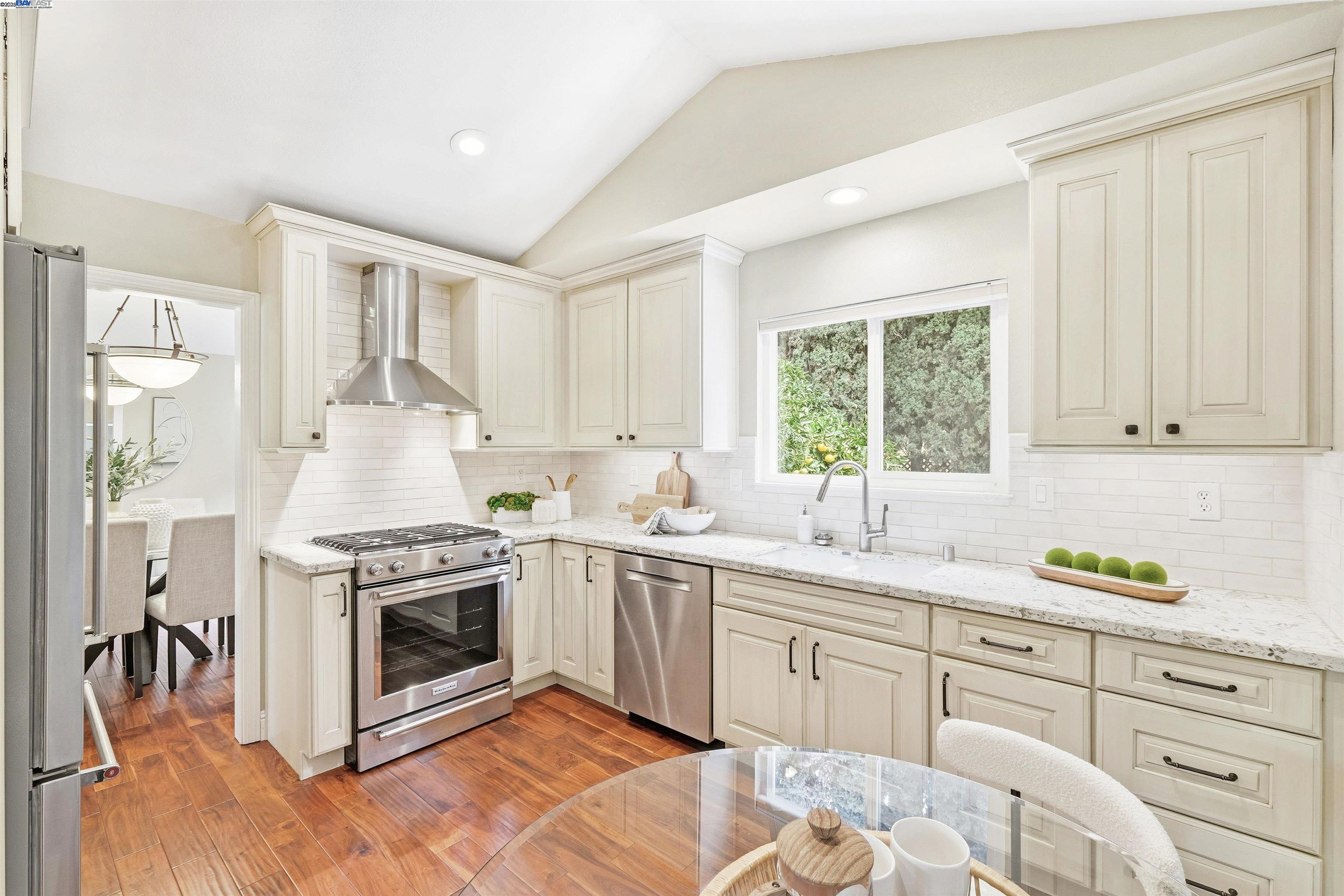 Fremont, California, 94536, United States, 4 Bedrooms Bedrooms, ,2 BathroomsBathrooms,Residential,For Sale,1990968