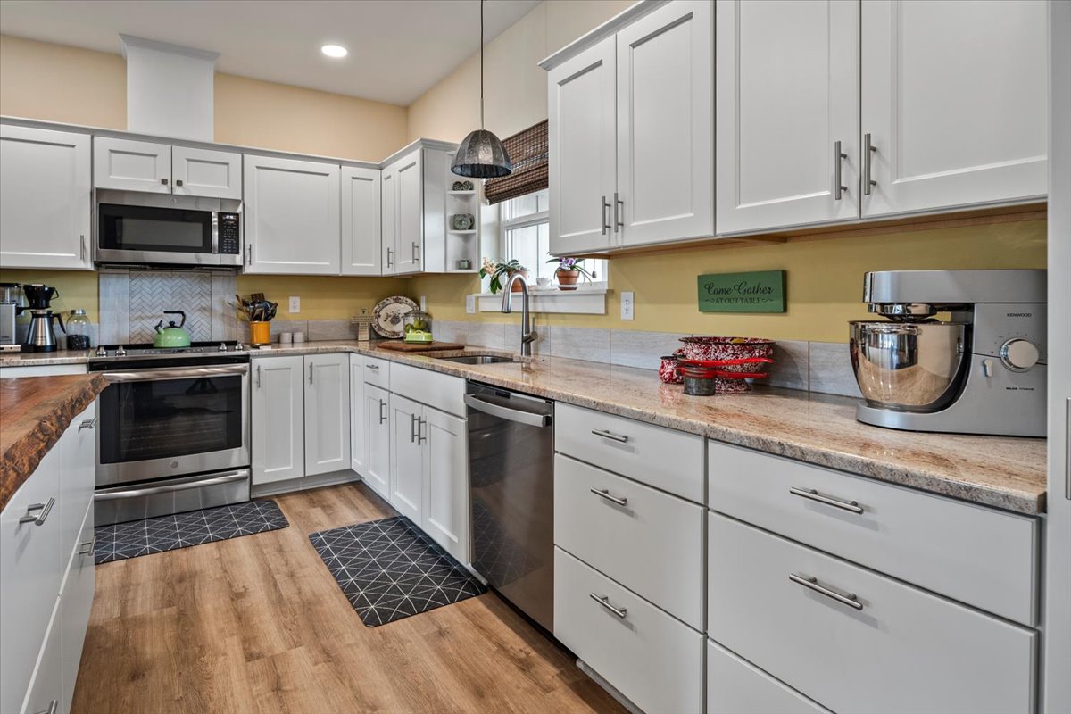 Prineville, Oregon, 97754, United States, 3 Bedrooms Bedrooms, ,2 BathroomsBathrooms,Residential,For Sale,1721299